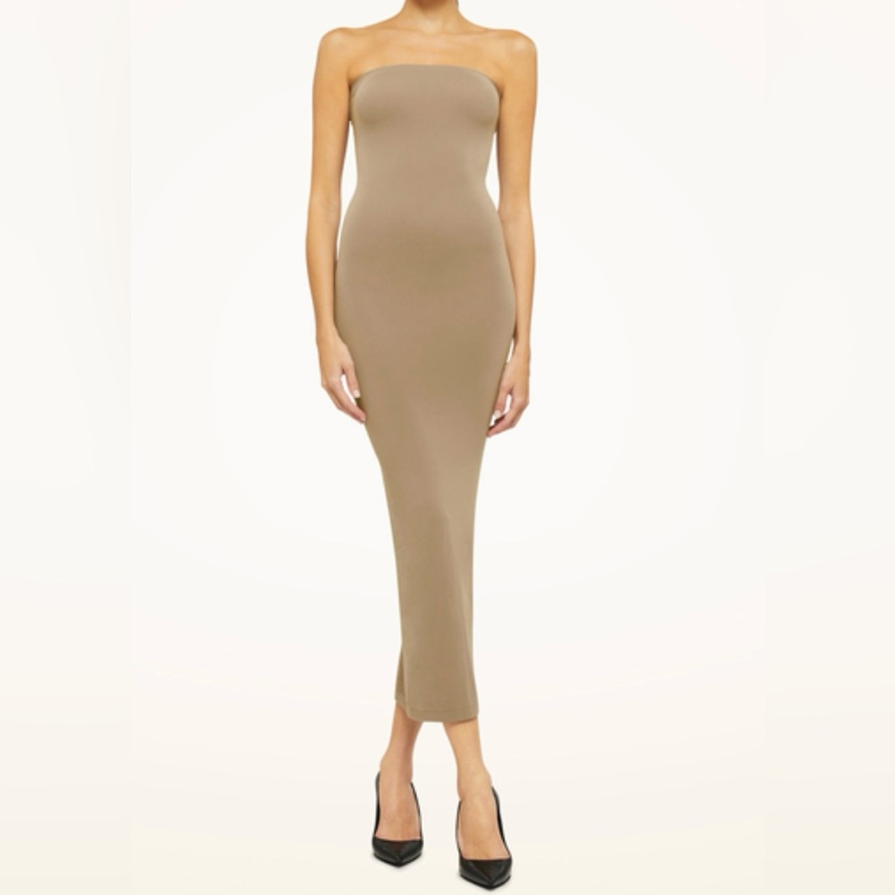 Dress - Picture 6 of 6